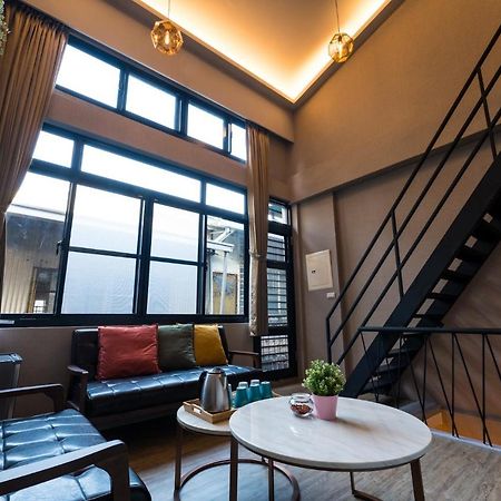 Reise Guesthouse 喜遊旅宿 ゲストハウス 旅マニア Tainan Extérieur photo