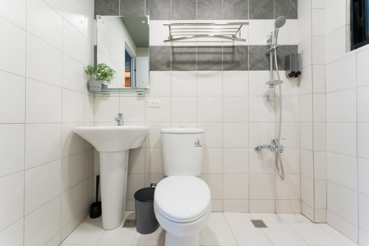 Reise Guesthouse 喜遊旅宿 ゲストハウス 旅マニア Tainan Extérieur photo