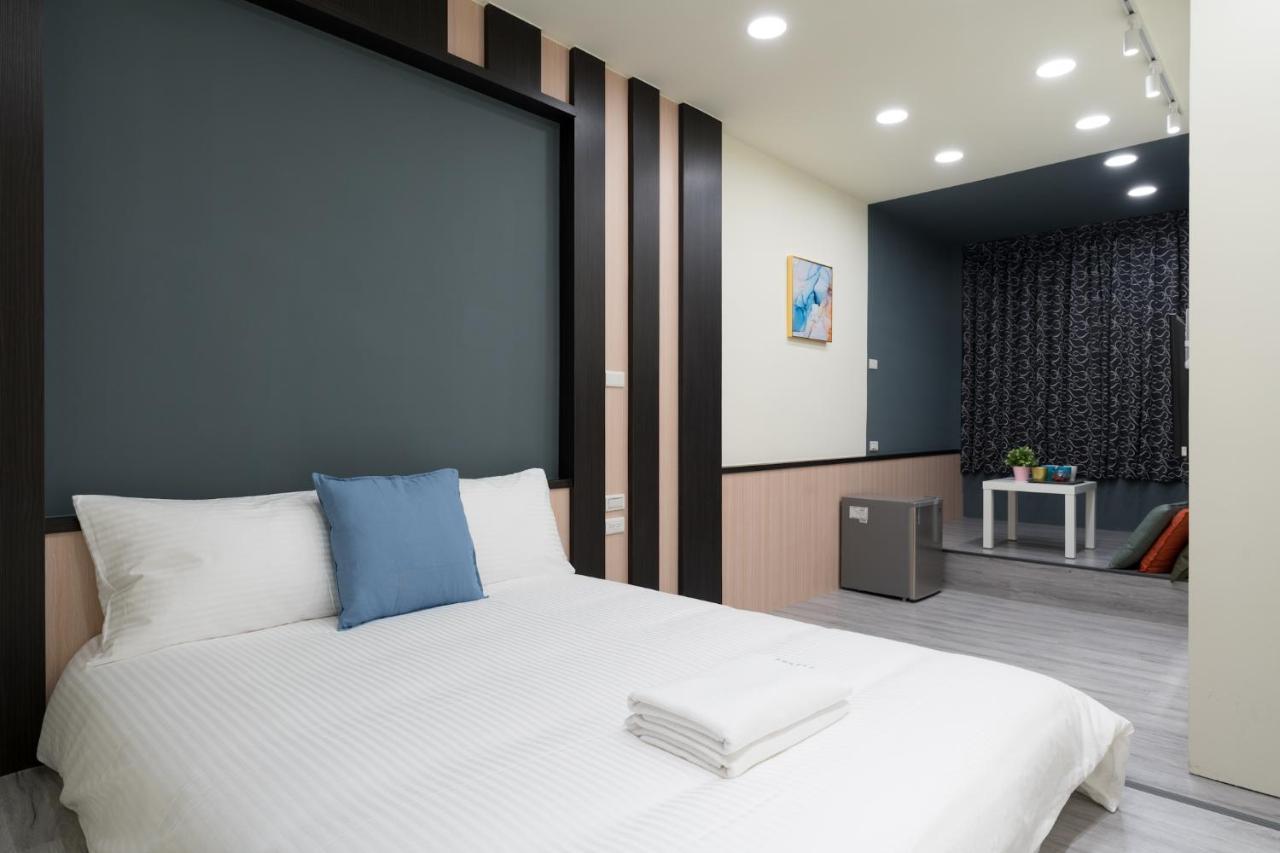 Reise Guesthouse 喜遊旅宿 ゲストハウス 旅マニア Tainan Extérieur photo