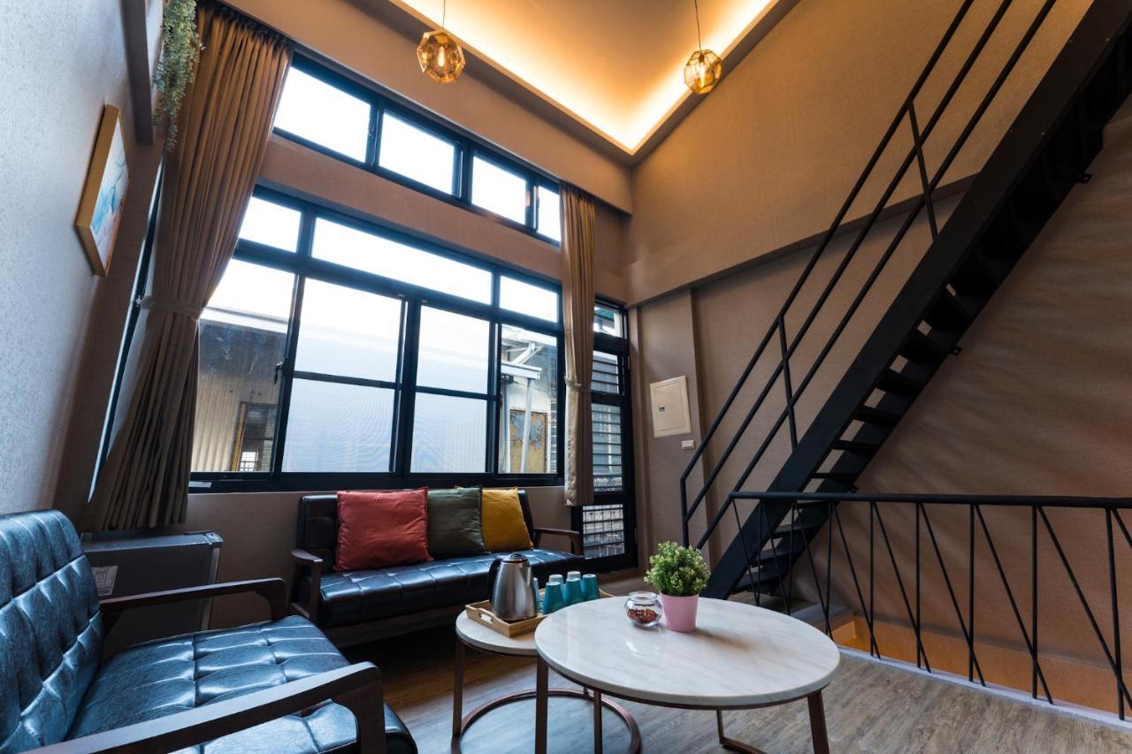 Reise Guesthouse 喜遊旅宿 ゲストハウス 旅マニア Tainan Extérieur photo